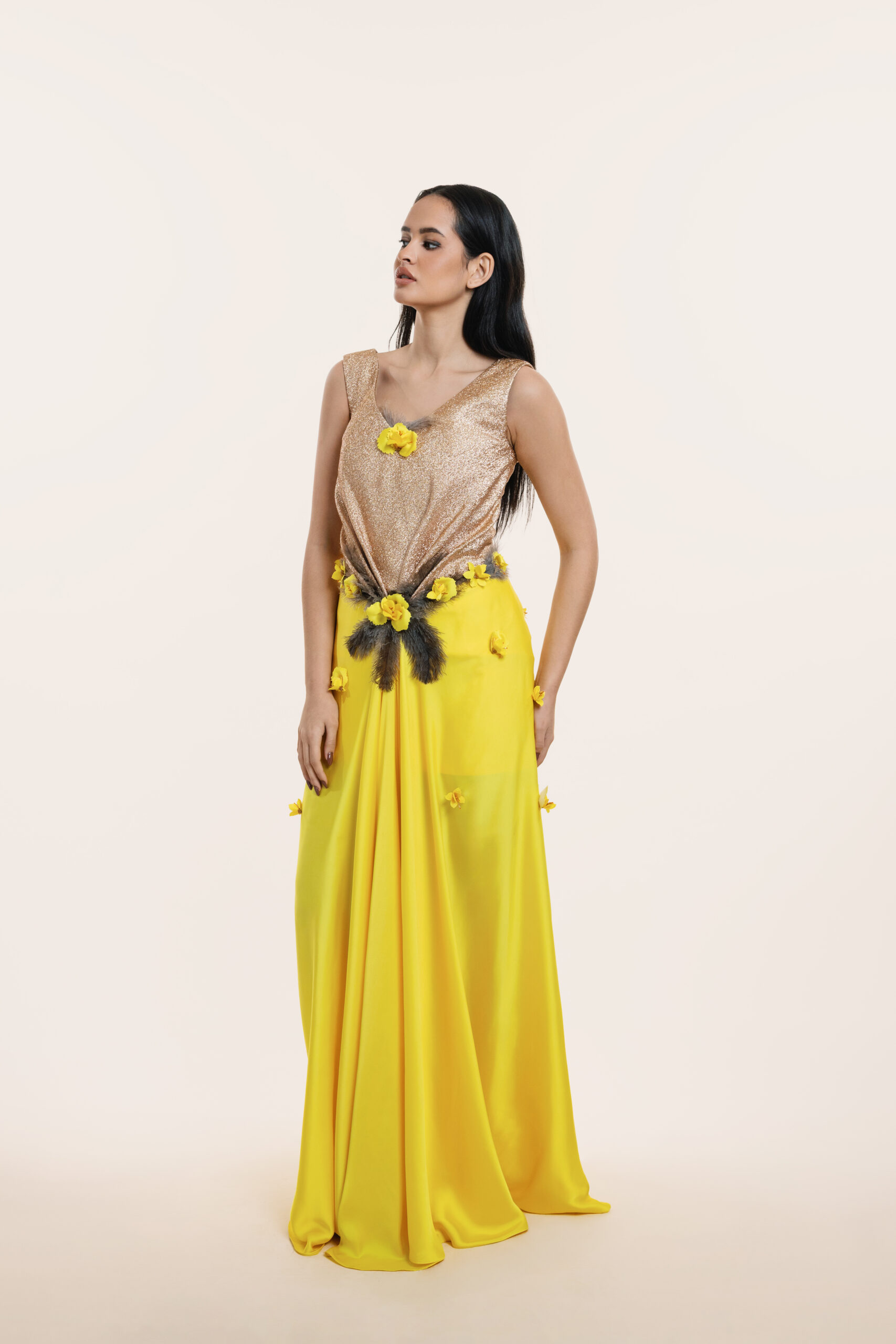52 Glitter + Yellow Silk+ Feathers + Flowers - Image 1